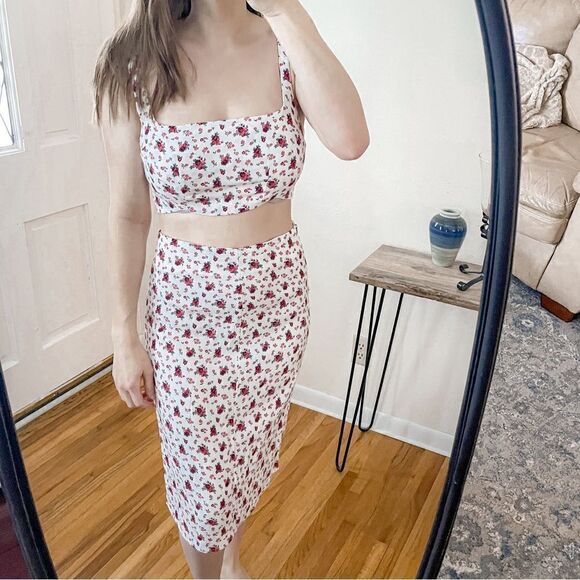 Reformation Two Piece Skirt Set Floral 6 - Picture 4 of 10